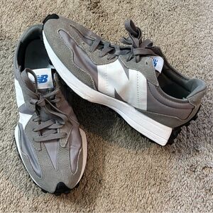New Balance 327 Men's Gray and White Sneakers size 8